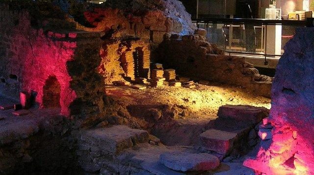 La crypte archéologique de Notre-Dame